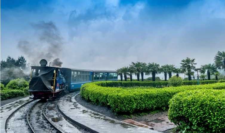 Darjeeling side scene 5 point : Darjeeling travel packages